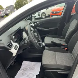 Renault Clio 5 1.6 E-TECH HYBRIDE 145CH EVOLUTION occasion - Le Poir&eacute;-sur-Vie - photo 2/12