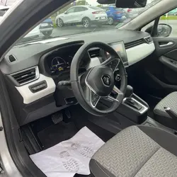 Renault Clio 5 1.6 E-TECH HYBRIDE 145CH EVOLUTION occasion - Le Poir&eacute;-sur-Vie - photo 3/12