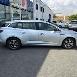 Renault Megane 4 Estate 1.5 BLUE DCI 115CH EVOLUTION EDC occasion - Champniers - photo 3/27