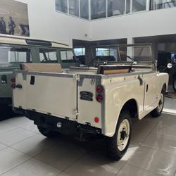 Land Rover Defender HT 90 2.4L TD E Fr&eacute;jus