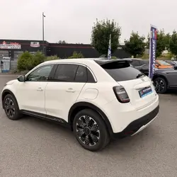 Fiat 600 1.2 HYBRID TURBO 110CH LA PRIMA EDCT6 occasion - Puymoyen - photo 2/26