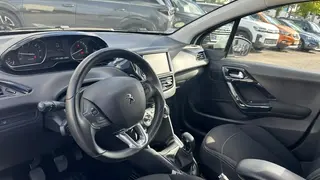 Peugeot 208 societe  - photo 2