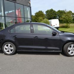 Volkswagen Jetta 1.6 TDI 105CH BLUEMOTION FAP CONFORTLINE Domalain