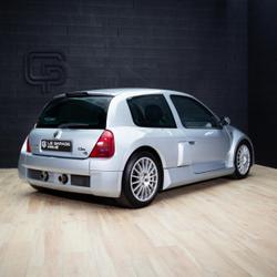 Renault Clio 2 3.0 V6 230CH RS 3P ORIGINE FRANCE / FACTURE ACHAT / ALCANTARA RESTAURE Saint-Andr&eacute;-les-Vergers