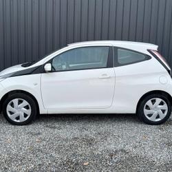 Toyota Aygo 1.0 VVT-i 69ch x-play 3p Estancarbon