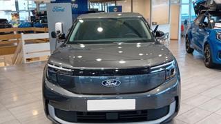 Ford Explorer  - photo 3