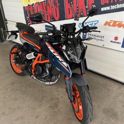 KTM 390 Duke  Saint-Germain-Laprade