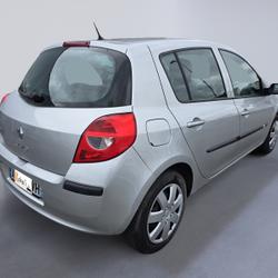 Renault Clio 3 Expression Cou&euml;ron