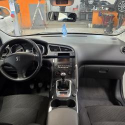 Peugeot 3008 Business Cou&euml;ron