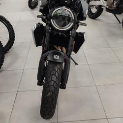 Husqvarna Svartpilen  Libourne