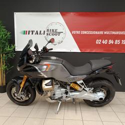 Guzzi V10  Rez&eacute;