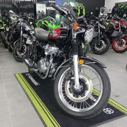 Kawasaki W 800  N&icirc;mes