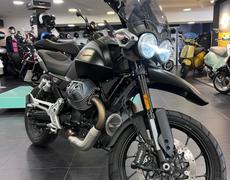 Guzzi V85 TT Paris 16e Arrondissement