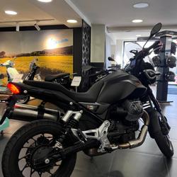 Guzzi V85 TT  Paris 16e Arrondissement