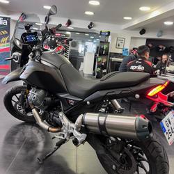 Guzzi V85 TT  Paris 16e Arrondissement