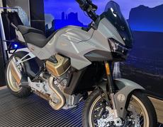 Guzzi V10 Paris 16e Arrondissement