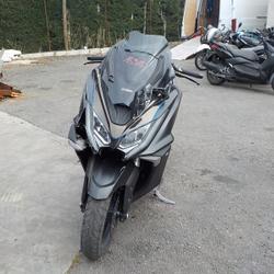 Kymco AK 550  Arles