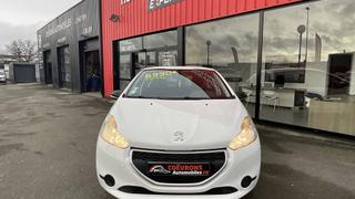 Peugeot 208  - photo 1