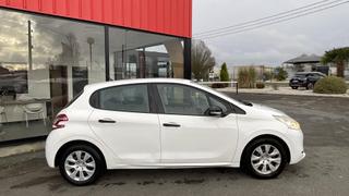 Peugeot 208  - photo 2