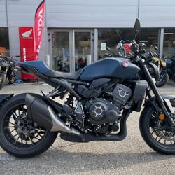 Honda CB  Saint-Martin-d'H&egrave;res