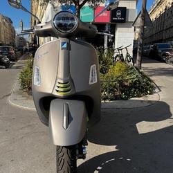 Vespa GTS  Paris 12e Arrondissement