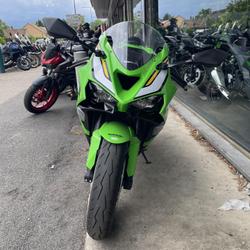 Kawasaki ZX 6R  Saint-Ouen-l'Aum&ocirc;ne