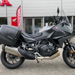 Honda NT  Saint-Martin-d'H&egrave;res