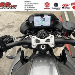 Triumph Street  Sens