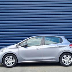 Peugeot 208 PURETECH 82 CH SIGNATURE Spay