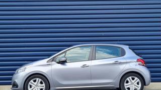 Peugeot 208  - Signature - photo 1