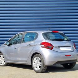 Peugeot 208 PURETECH 82 CH SIGNATURE Spay
