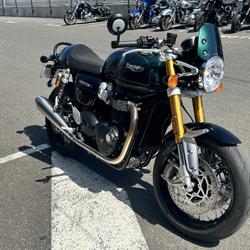 Triumph Thruxton  Rochefort-du-Gard