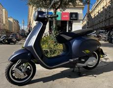 Vespa Primavera Paris 12e Arrondissement