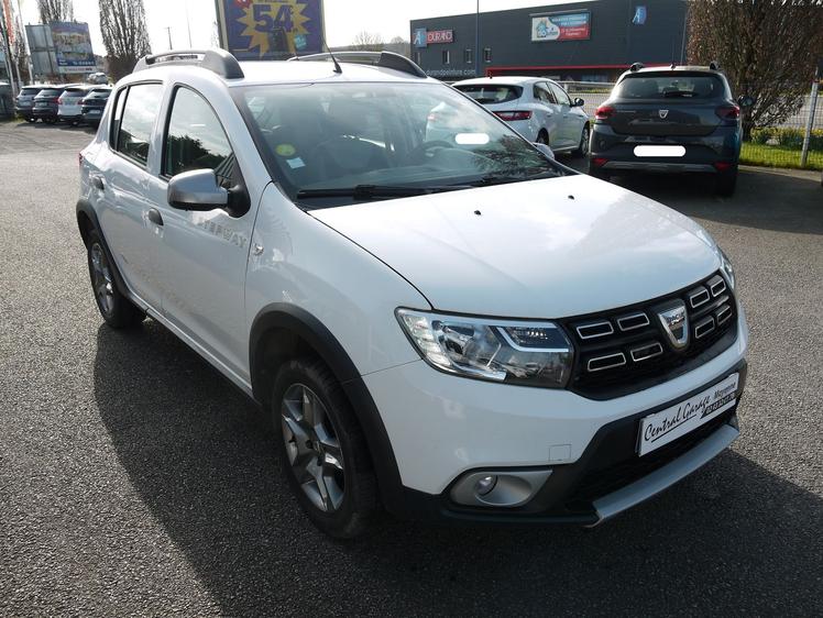 Dacia Sandero  - 10 990 €