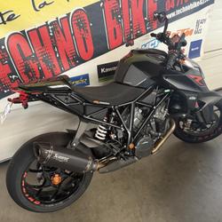 KTM Super Duke  Saint-Germain-Laprade