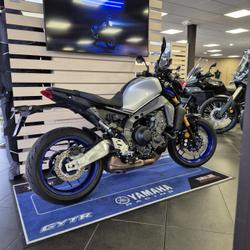 Yamaha MT09  Saint-Genis-Pouilly