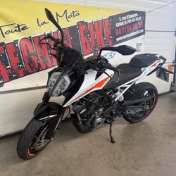 KTM 390 Duke  Saint-Germain-Laprade