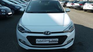 Hyundai i20  - photo 1