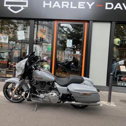 Harley Davidson Street Glide  Paris 11e Arrondissement