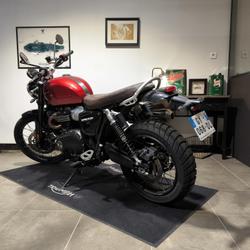 Triumph Scrambler  Montlh&eacute;ry