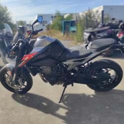 KTM Duke  Tr&eacute;gueux