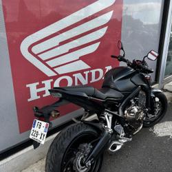 Honda CB  N&icirc;mes