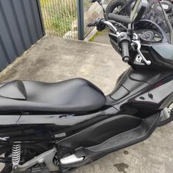 Honda PCX  Tr&eacute;gueux