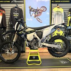 Triumph autres  Rochefort-du-Gard