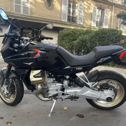 Guzzi V10  Paris 11e Arrondissement