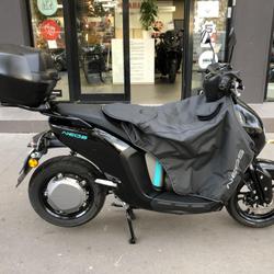 Yamaha Neo's  Paris 17e Arrondissement