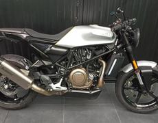 Husqvarna 701 Saint-Thibault-des-Vignes