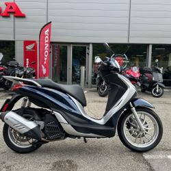 Piaggio Medley  Saint-Martin-d'H&egrave;res