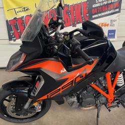 KTM Super Duke  Saint-Germain-Laprade