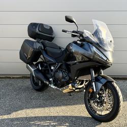 Honda NT  Saint-Martin-d'H&egrave;res